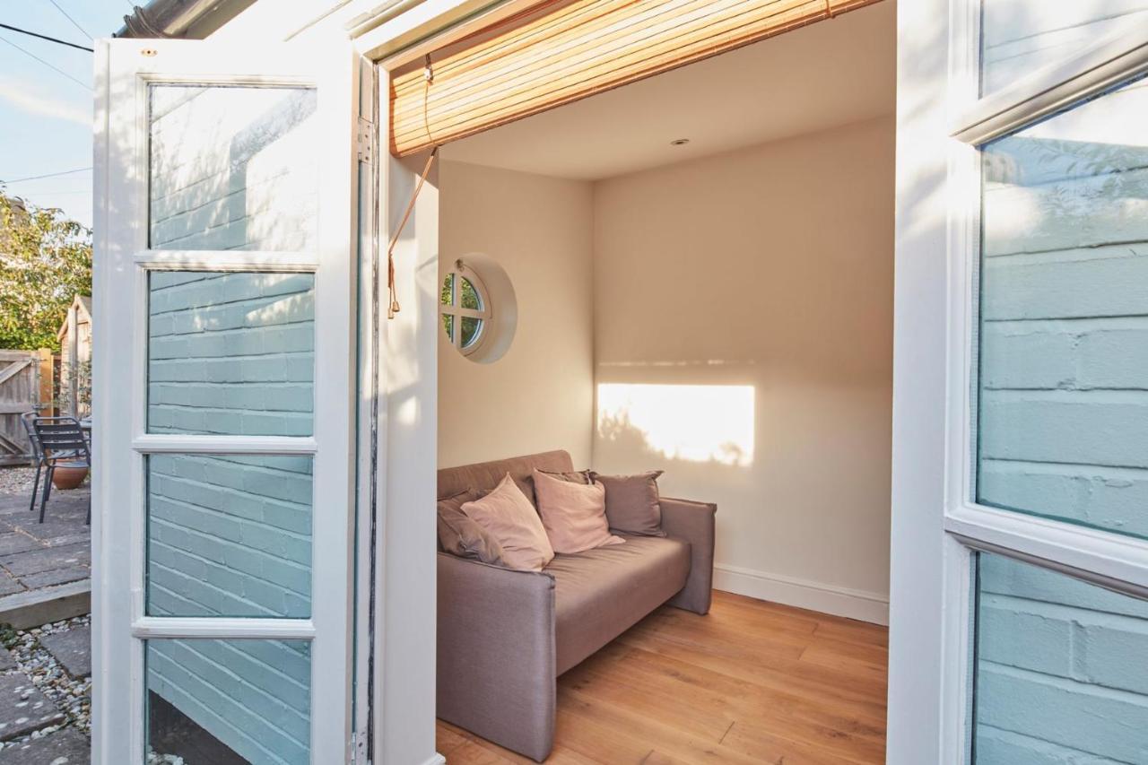 A Cool Coastal Retreat On Kingsdown Beach - The White House Villa Deal Eksteriør bilde