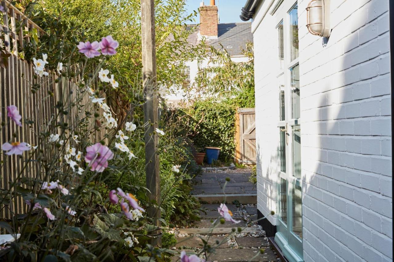 A Cool Coastal Retreat On Kingsdown Beach - The White House Villa Deal Eksteriør bilde
