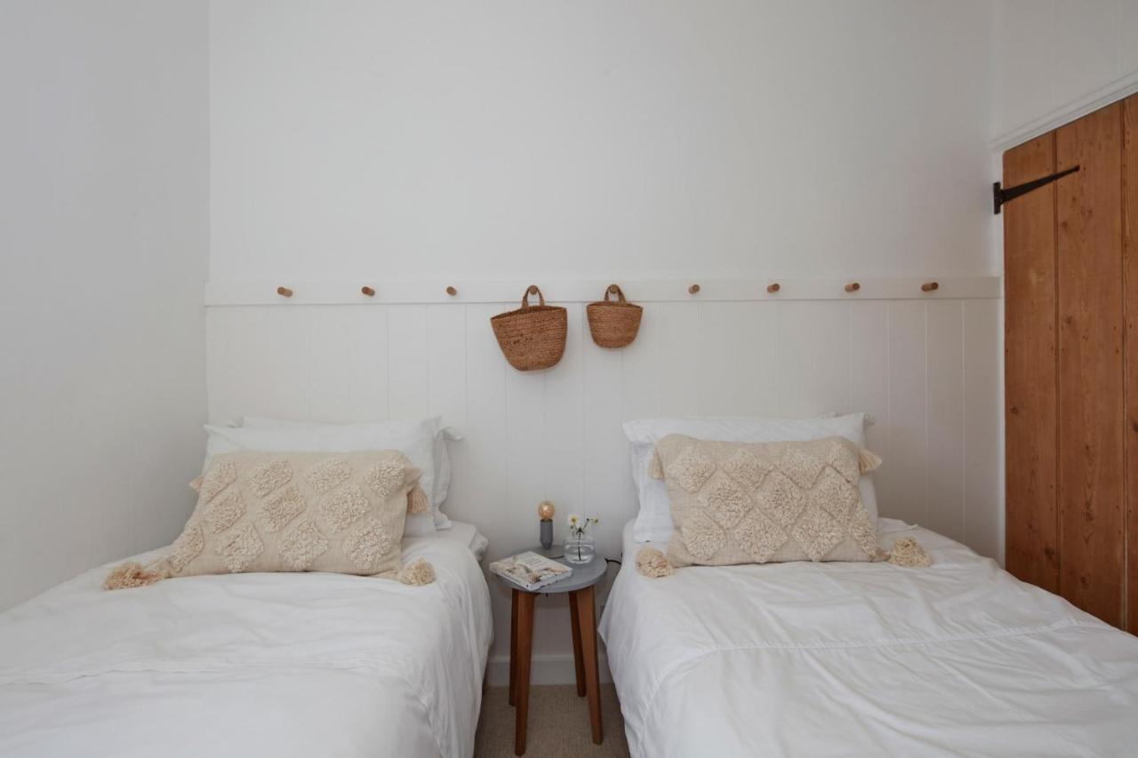 A Cool Coastal Retreat On Kingsdown Beach - The White House Villa Deal Eksteriør bilde