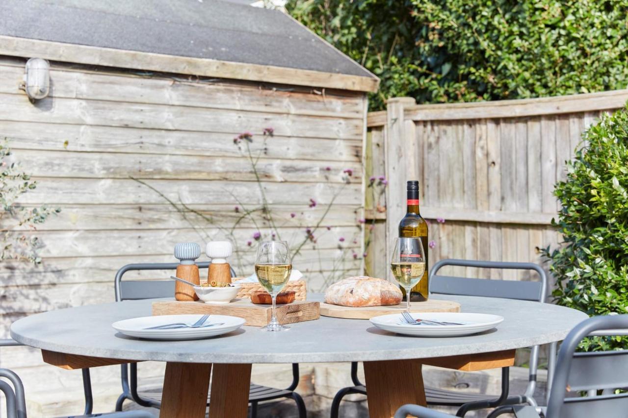 A Cool Coastal Retreat On Kingsdown Beach - The White House Villa Deal Eksteriør bilde